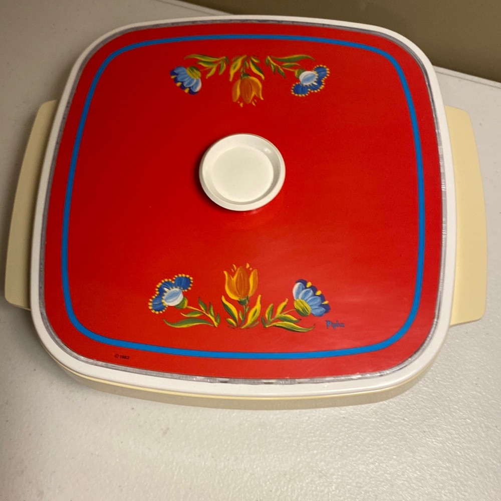 Vintage 1983 Yellow Ribbon Pipka Insulated Cold or Hot Serving Dish